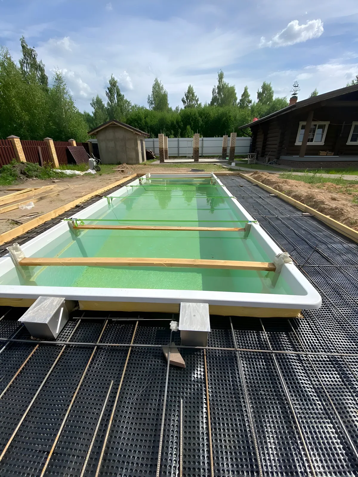 Laguna 9 — вечернее освещение в Костроме