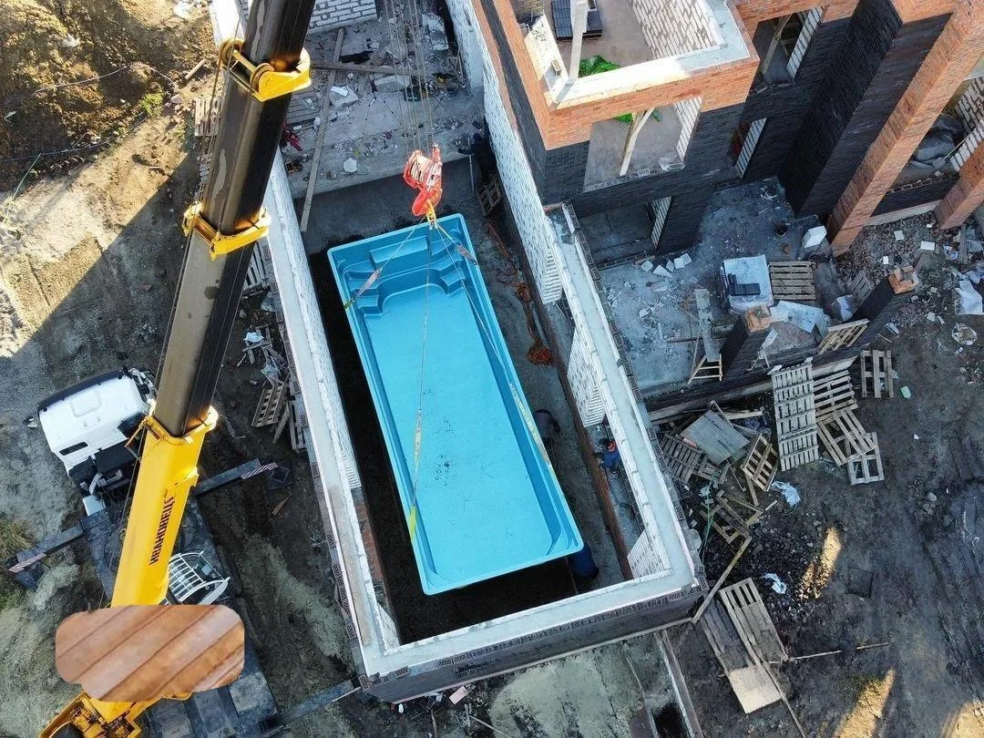 Laguna 9 — зона отдыха у бассейна в Костроме