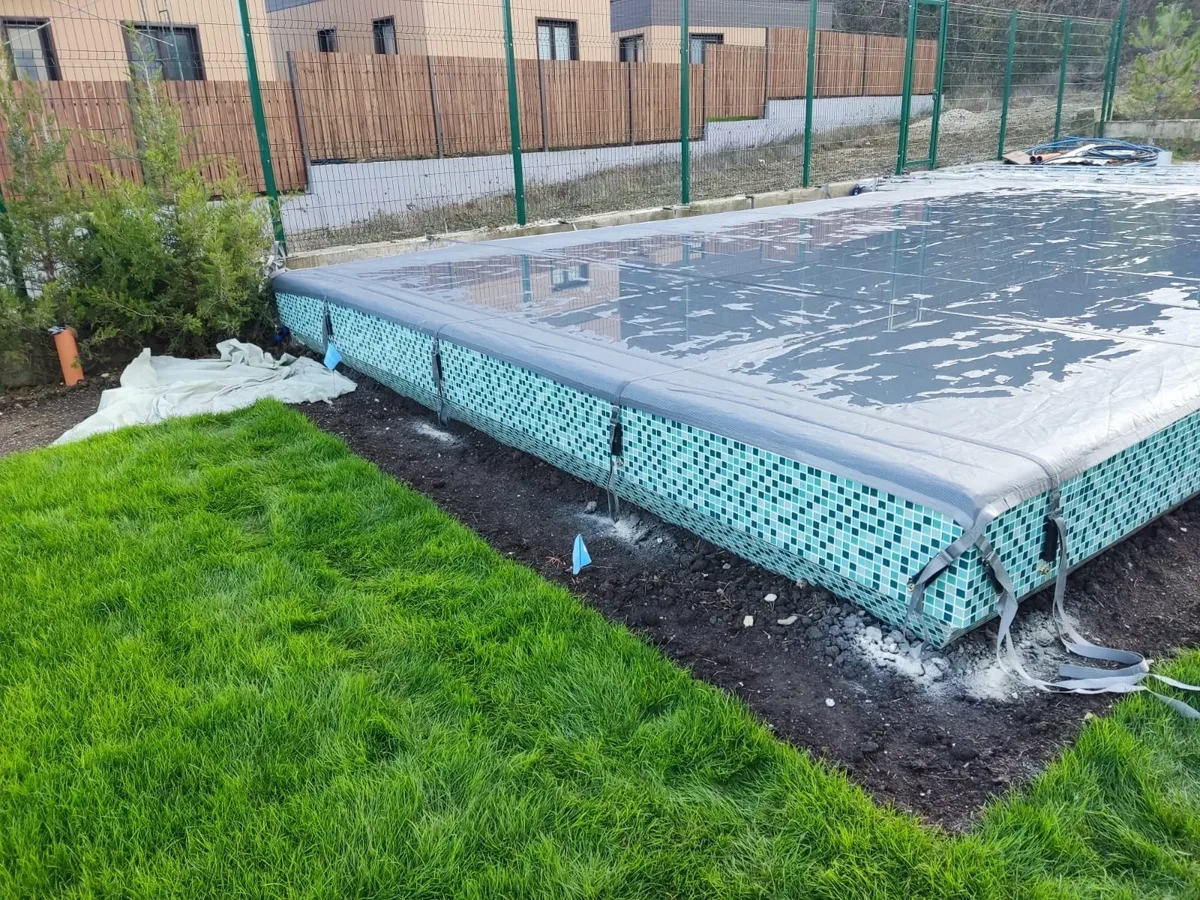 Батутное покрывало на бассейне в Костроме